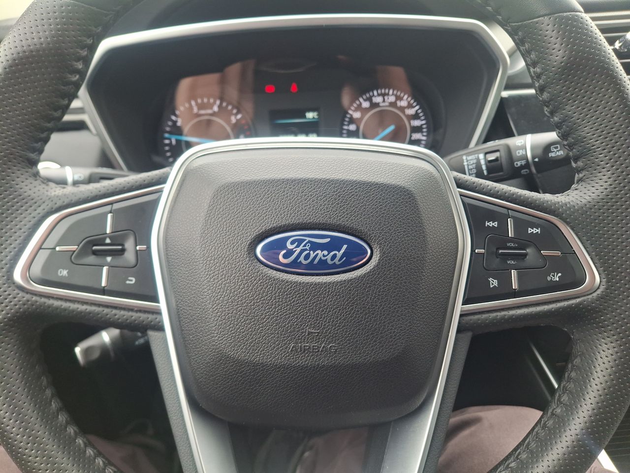 Ford Territory — foto 25 de 31