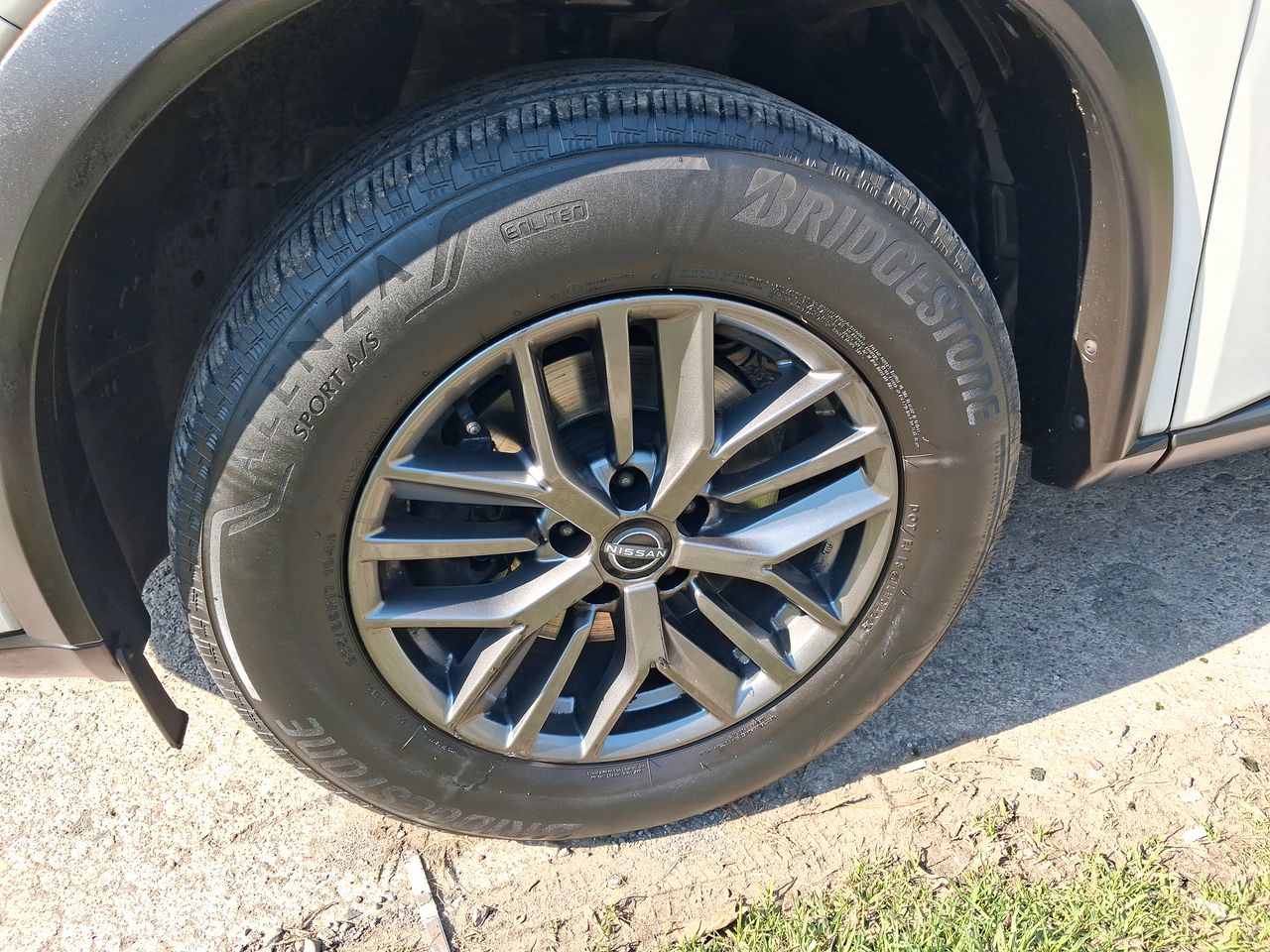 Nissan X-Trail — foto 8 de 29