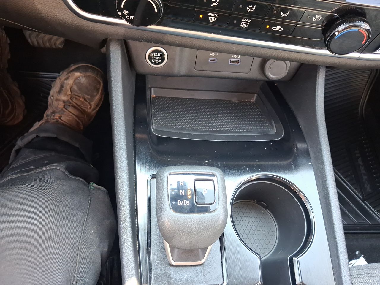 Nissan X-Trail — foto 23 de 29