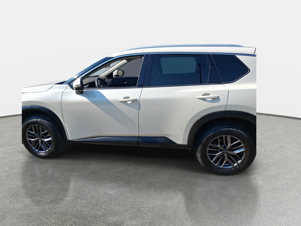 NISSAN - 4