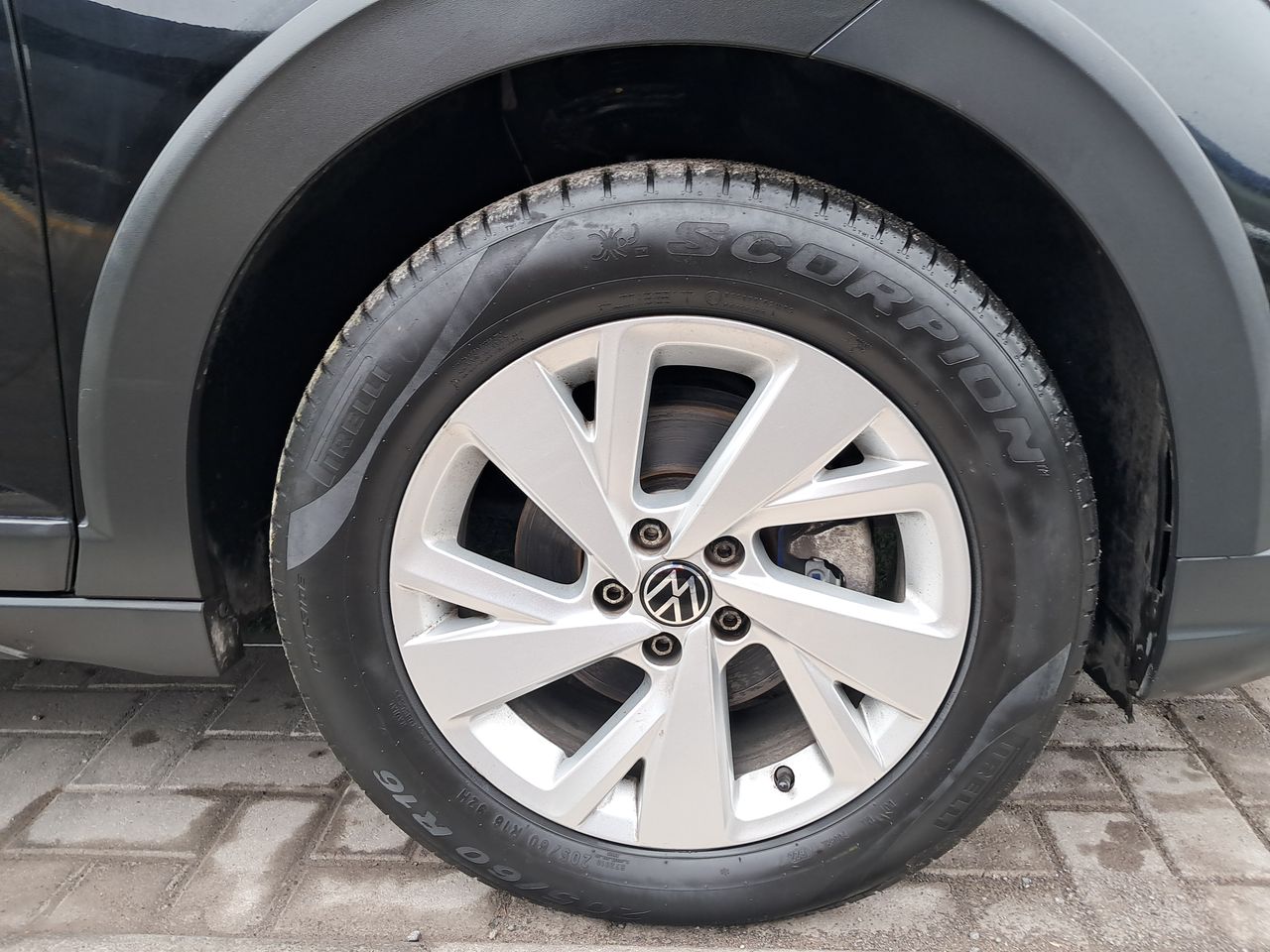 VOLKSWAGEN - 9
