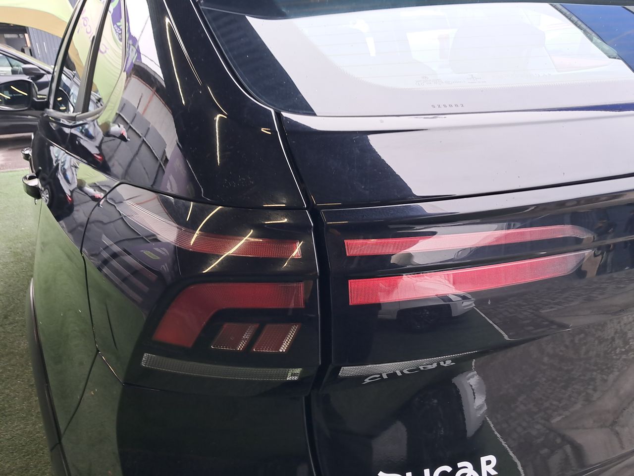 VOLKSWAGEN - 12