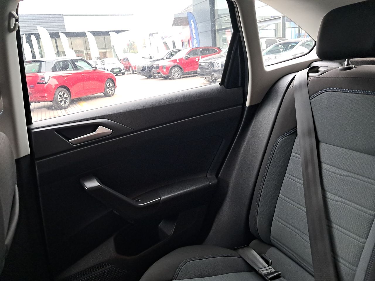 VOLKSWAGEN - 4