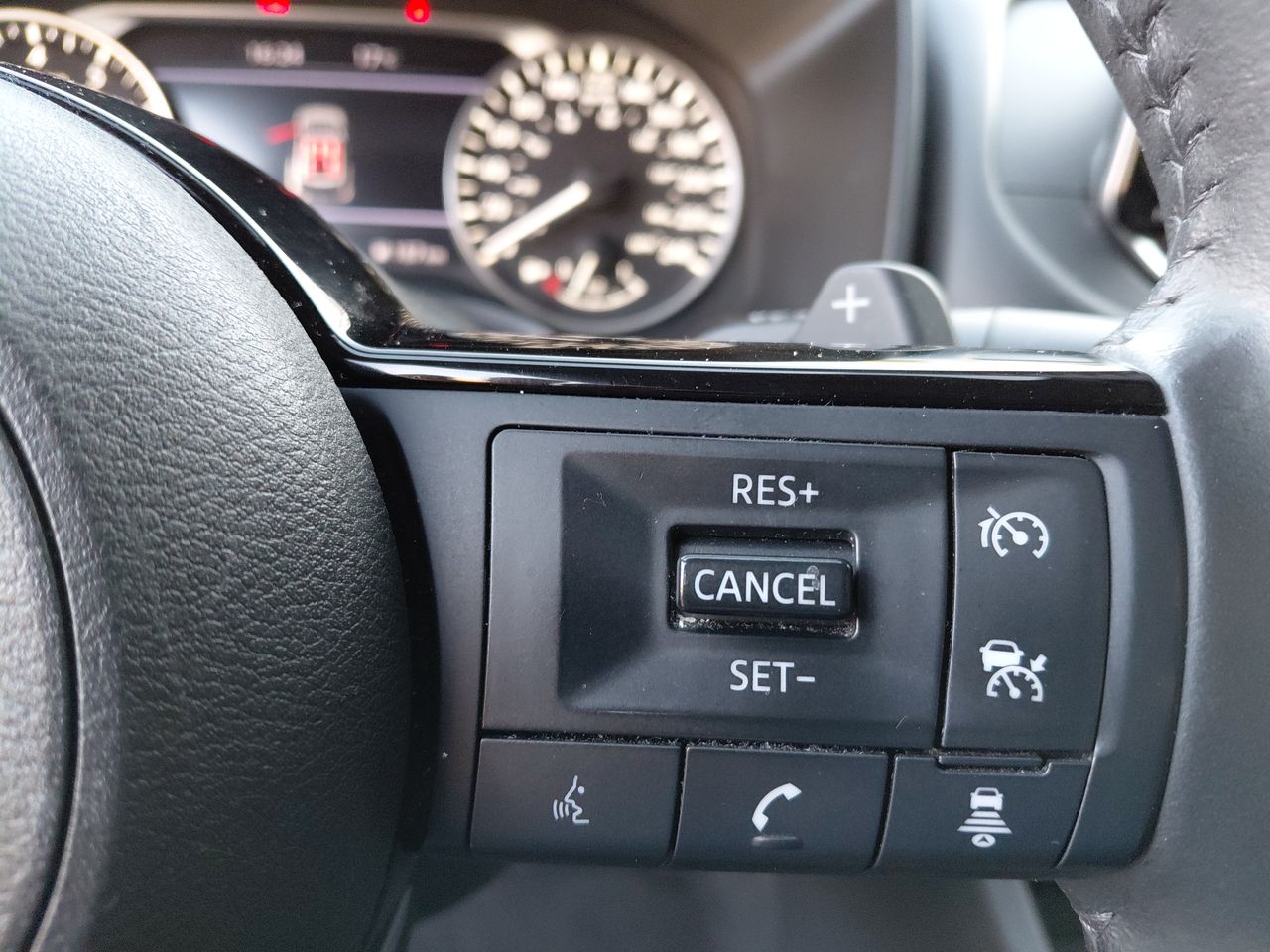 NISSAN - 17