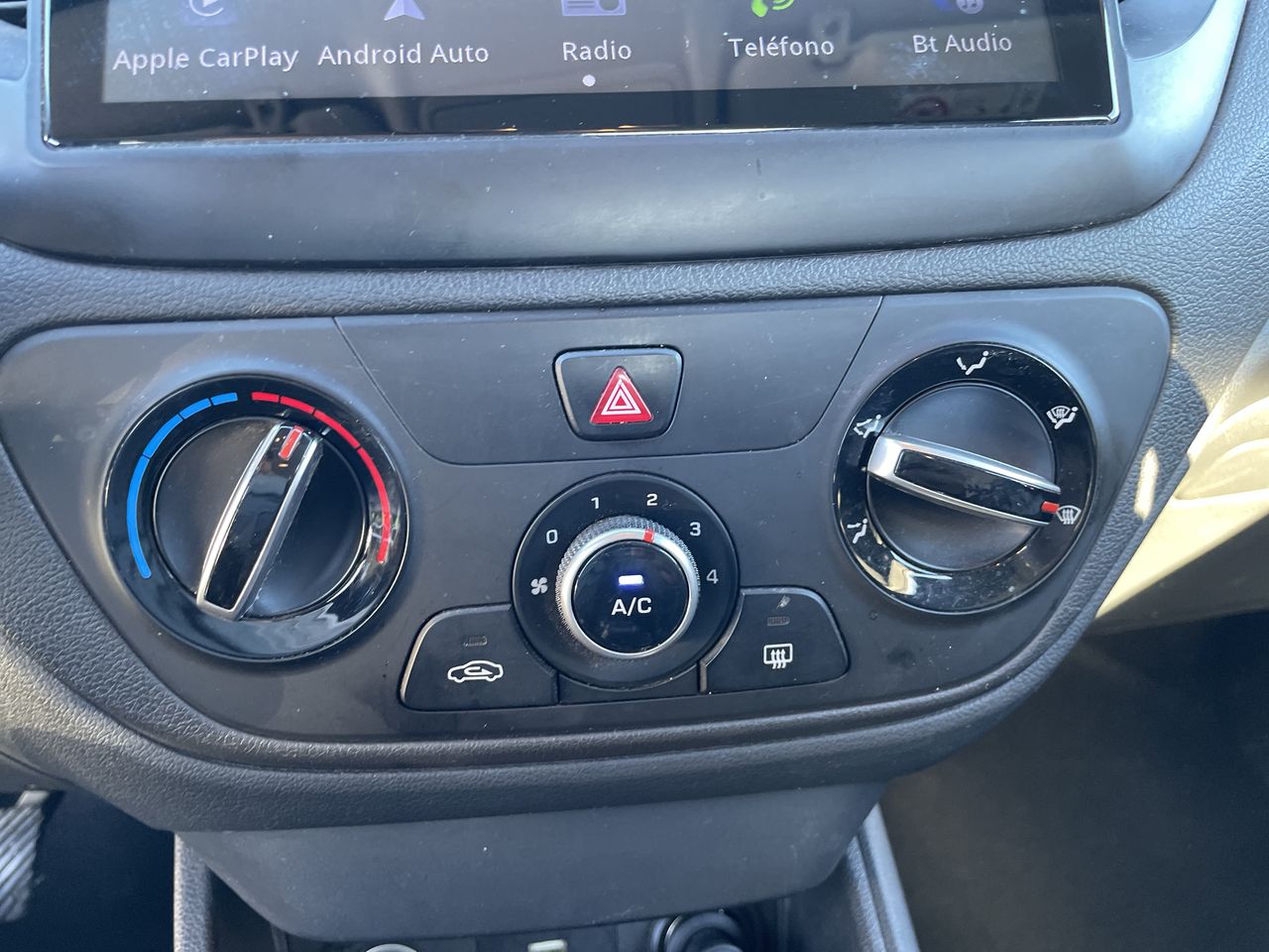 HYUNDAI - 20