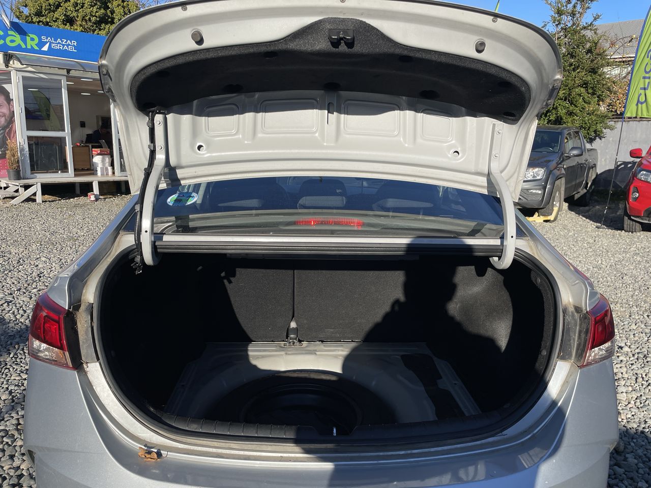 HYUNDAI - 12