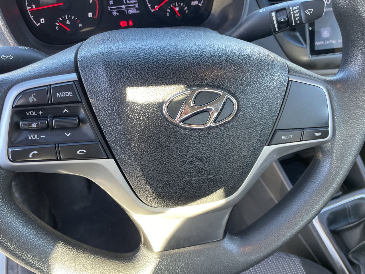 HYUNDAI - 16