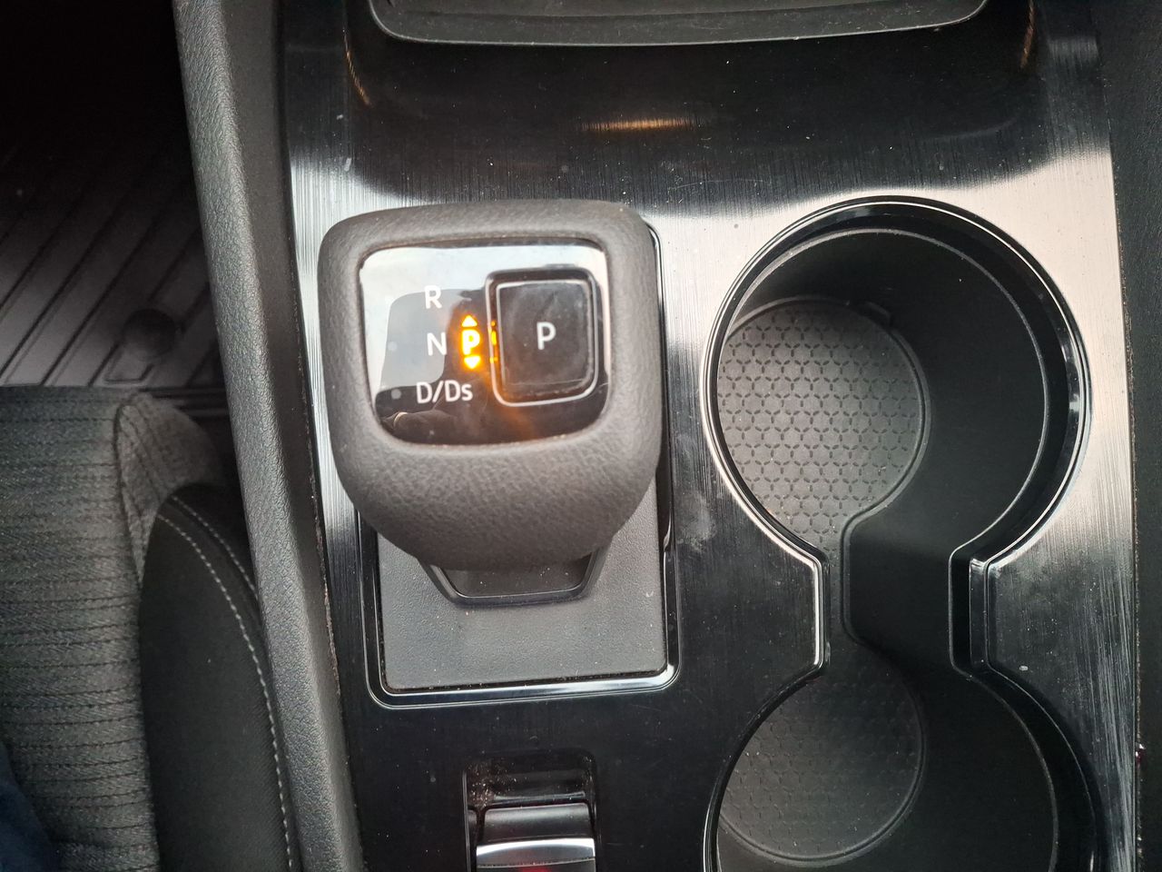 NISSAN - 22