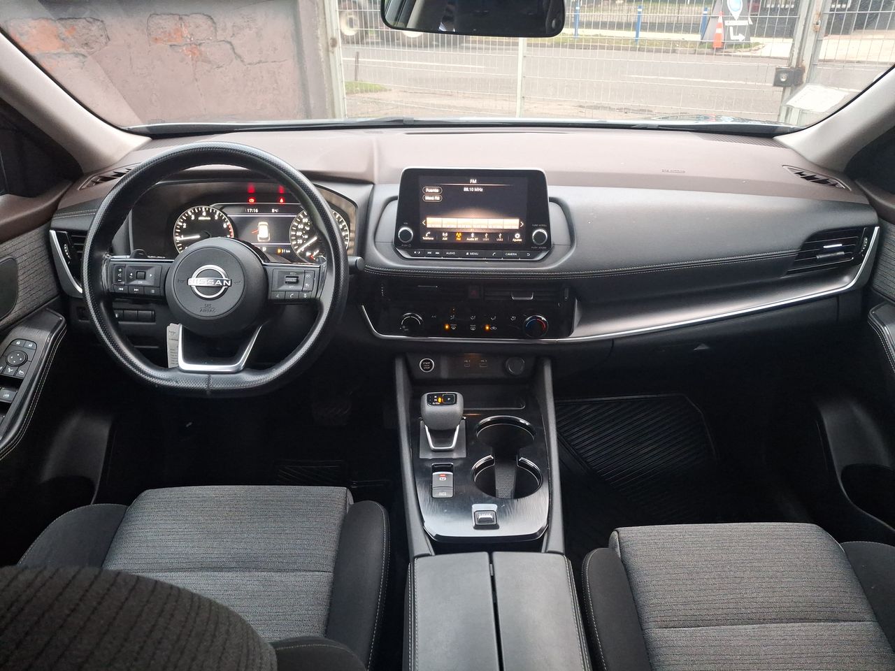 NISSAN - 23