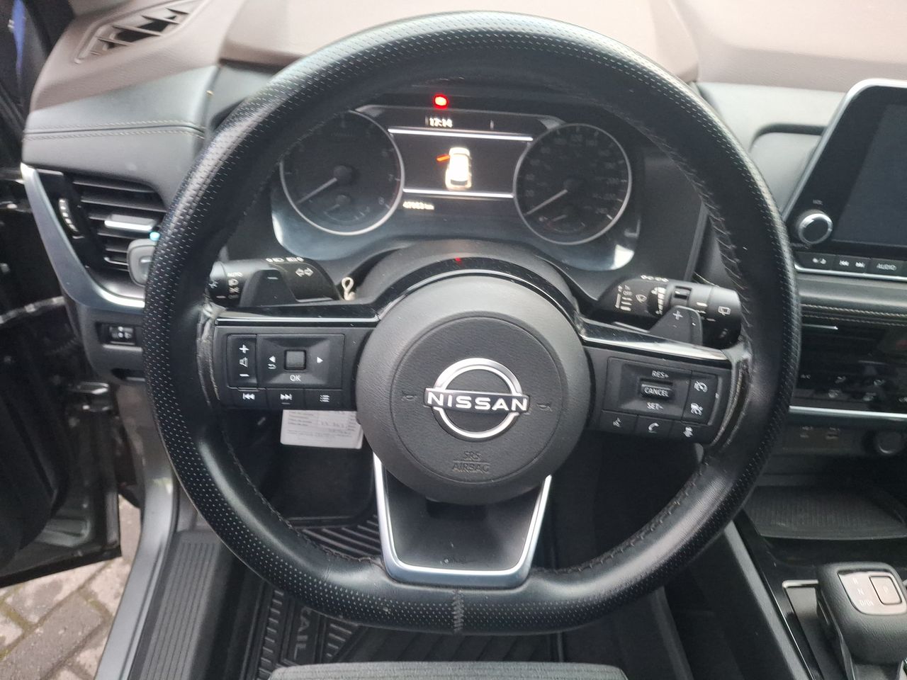NISSAN - 16