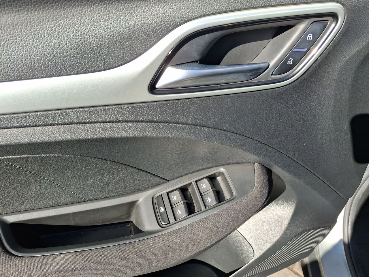 MG Zs — foto 15 de 25