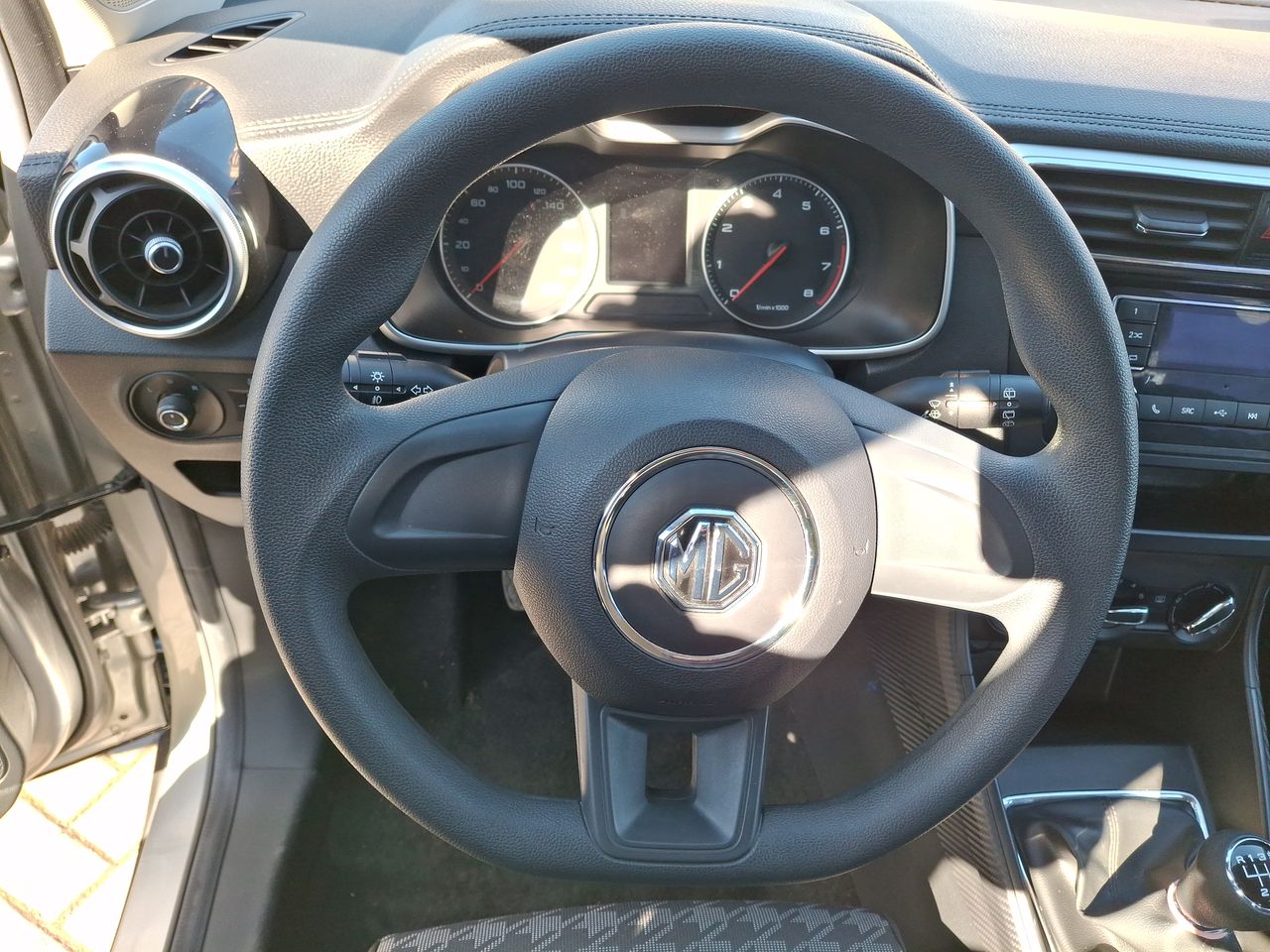 MG Zs — foto 18 de 25
