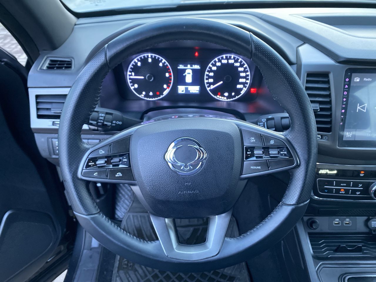 SSANGYONG - 24