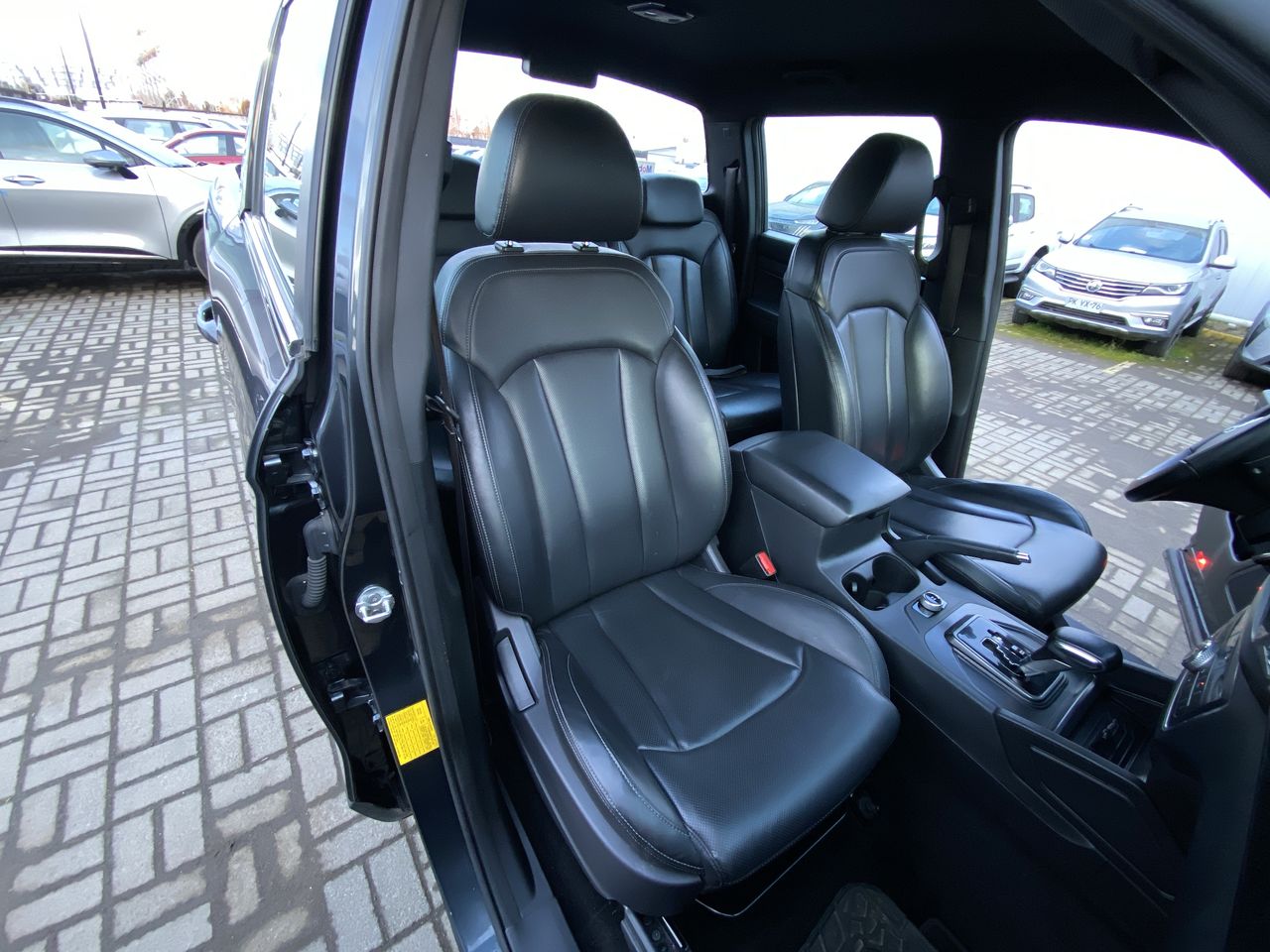 SSANGYONG - 32