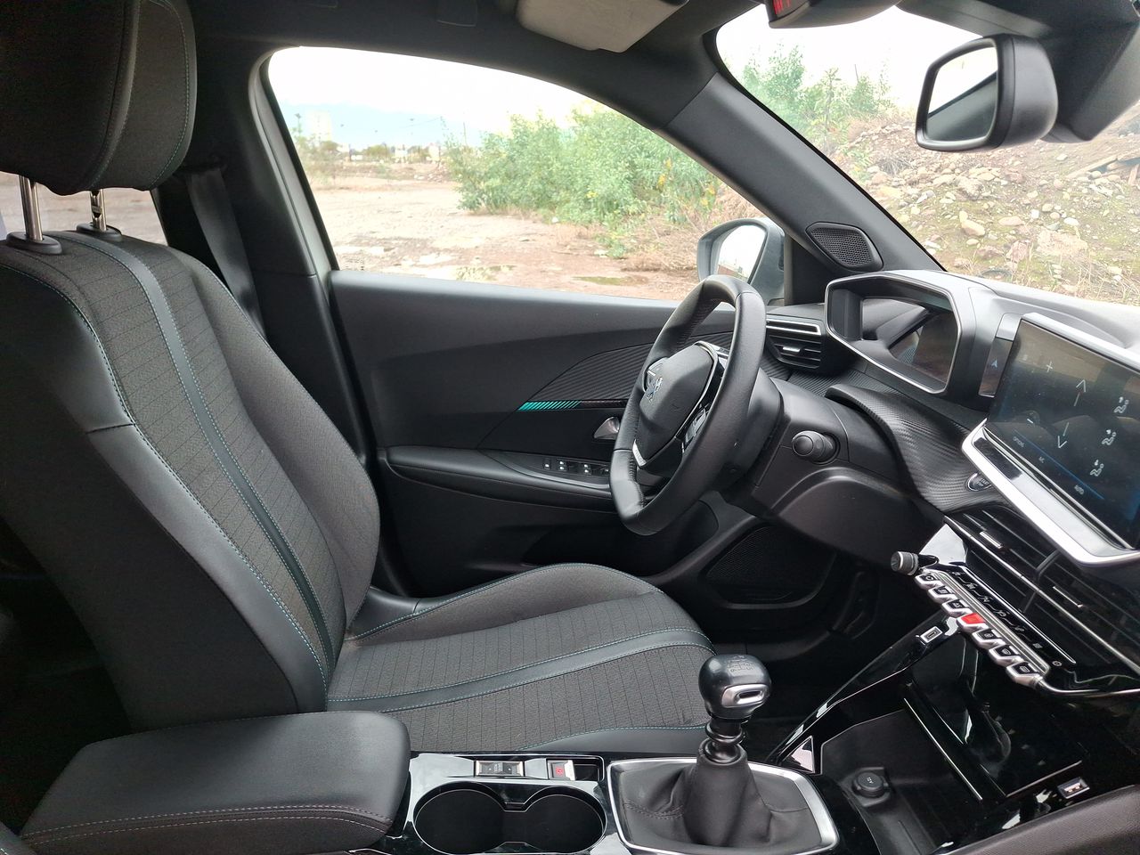 Peugeot 2008 — foto 8 de 21