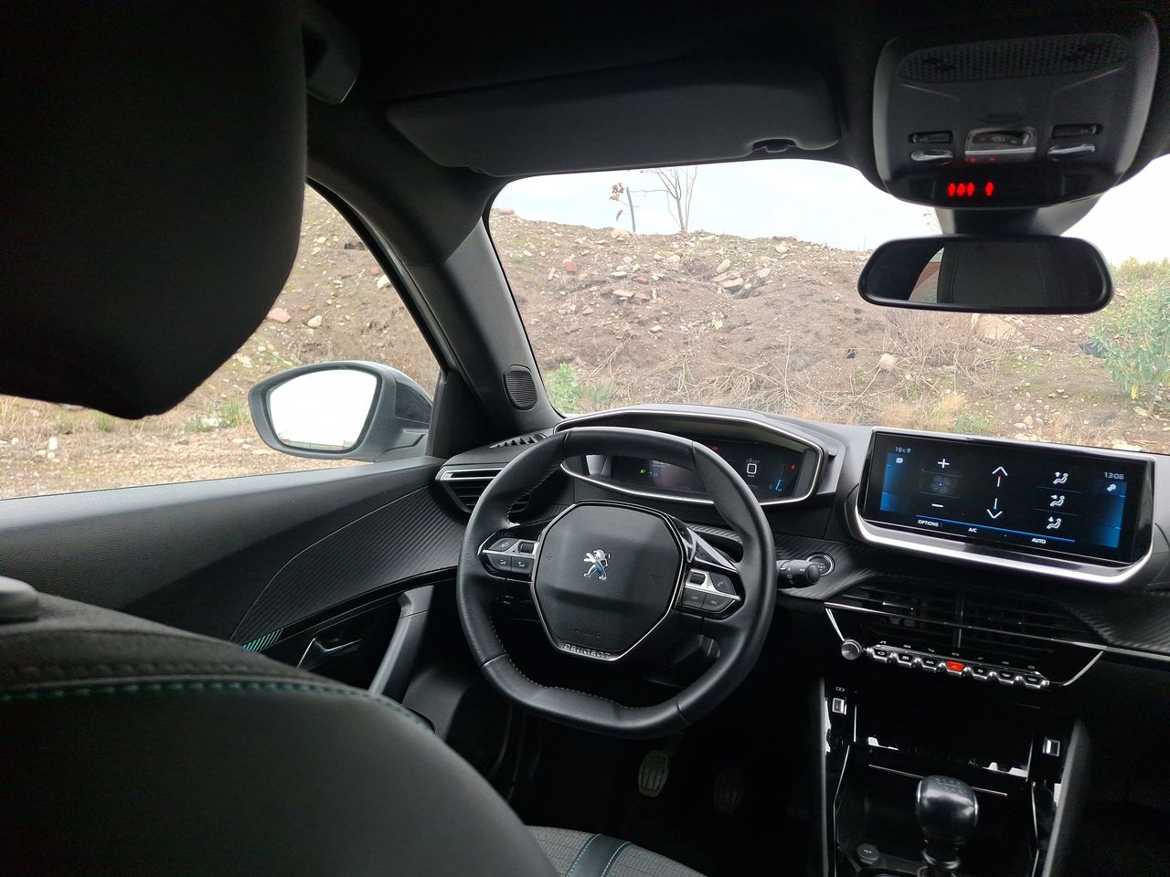 Peugeot 2008 — foto 9 de 21