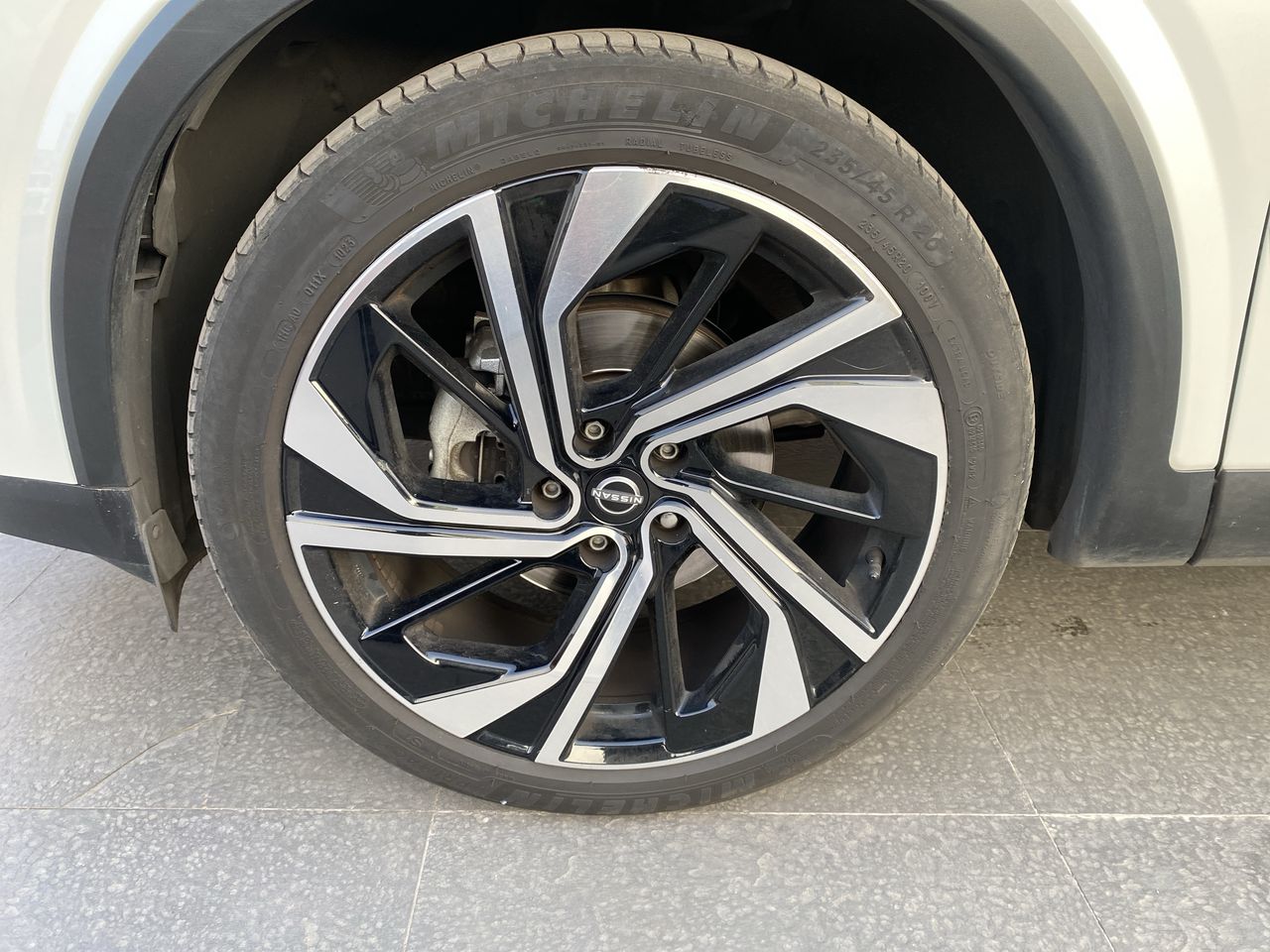 NISSAN - 17