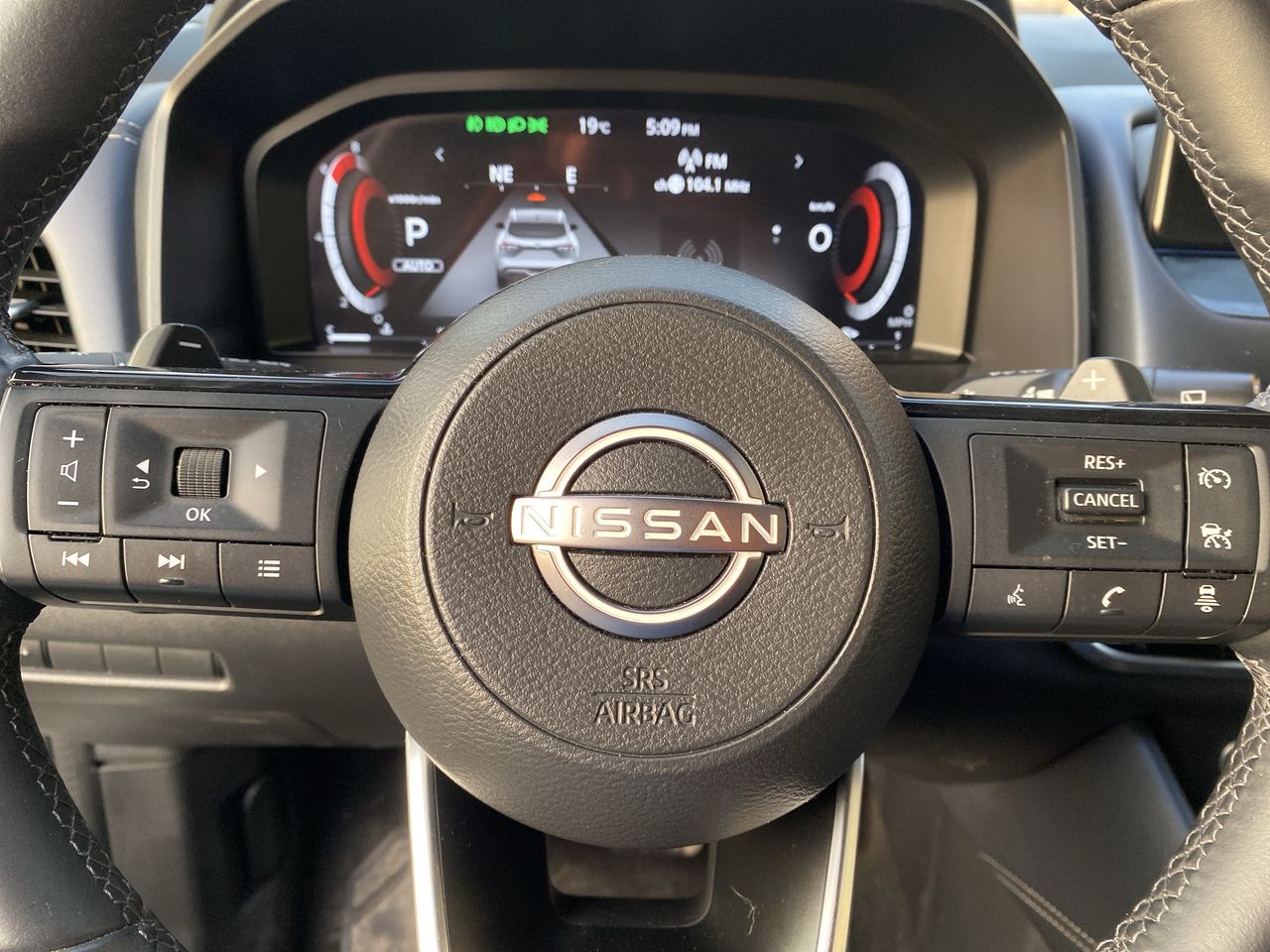 NISSAN - 26