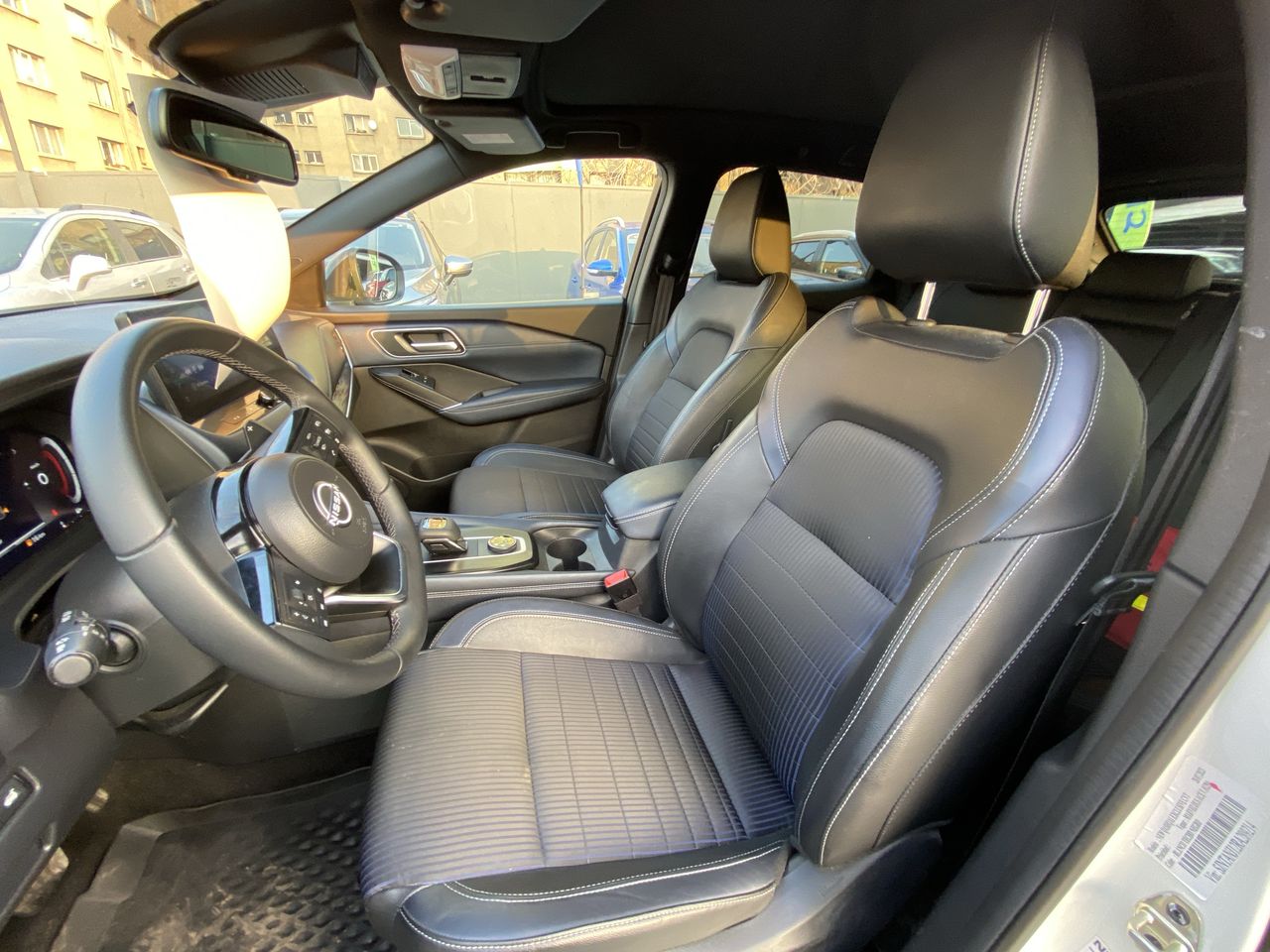 NISSAN - 24