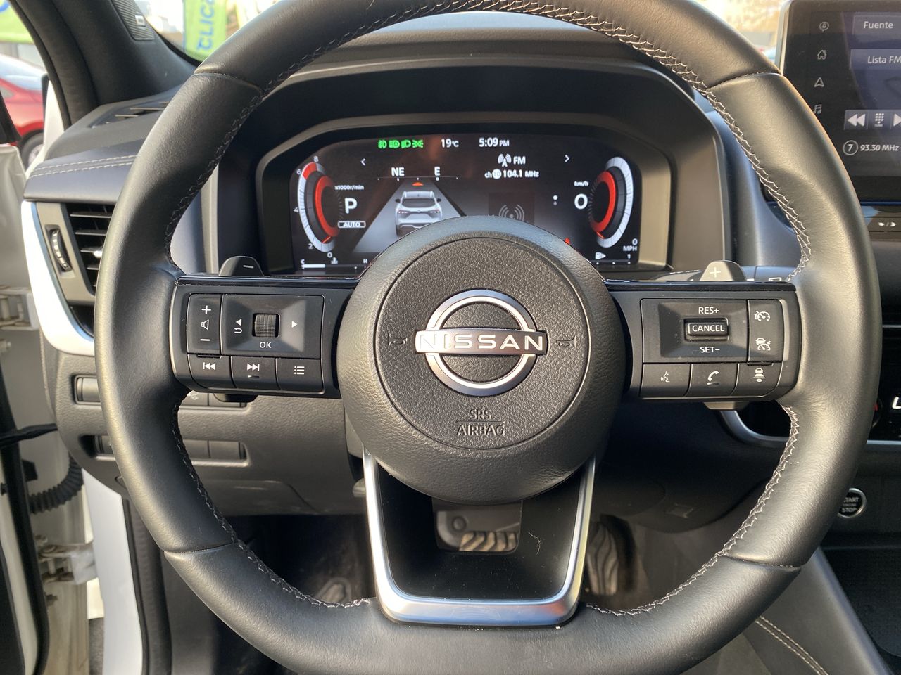 NISSAN - 25