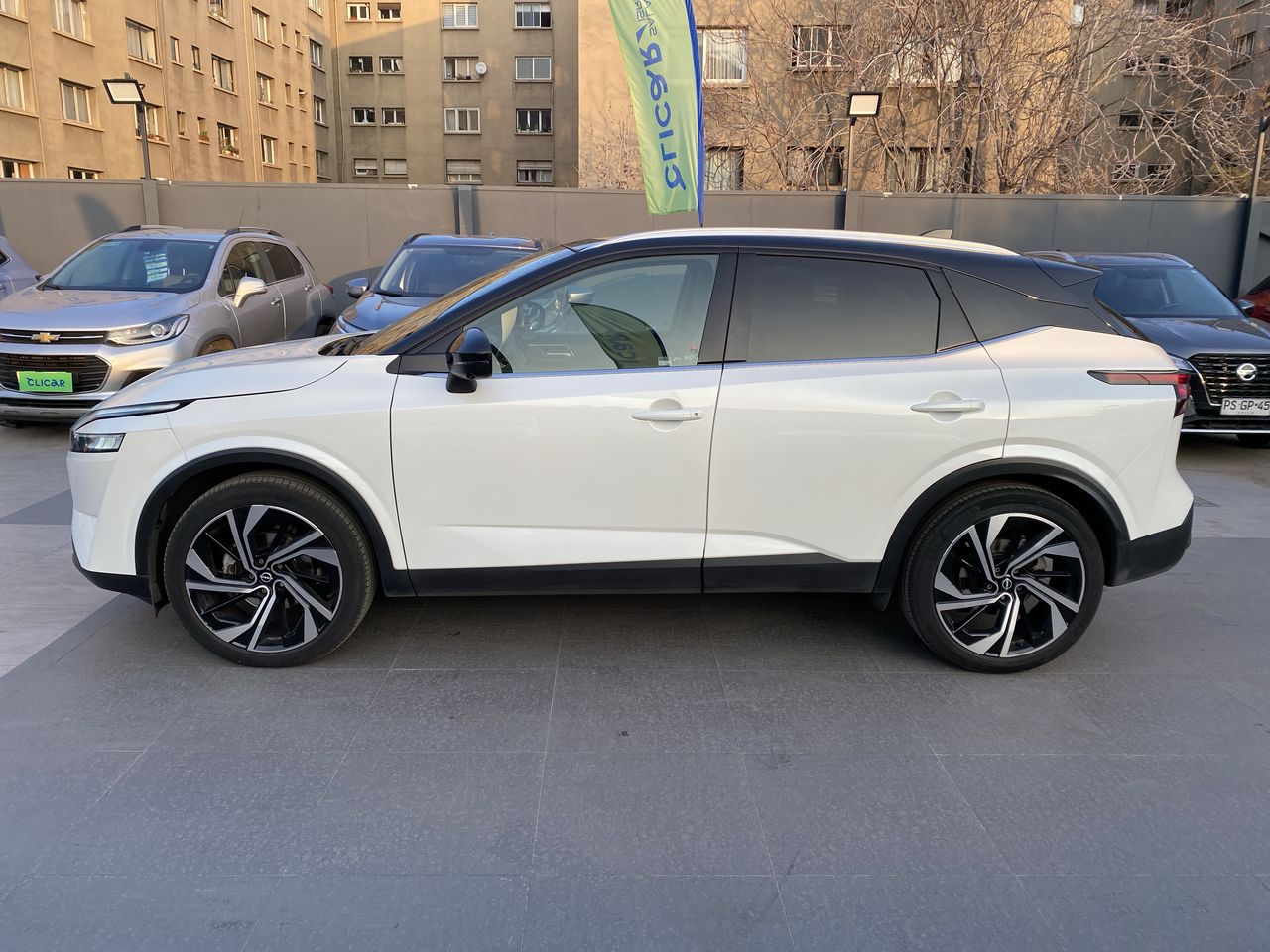 NISSAN - 4