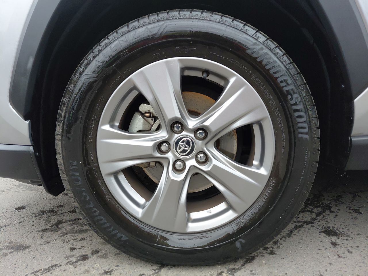 Toyota RAV4 — foto 8 de 25