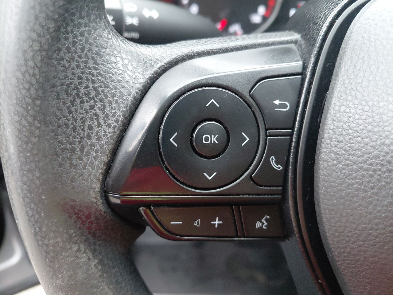 Toyota RAV4 — foto 17 de 25