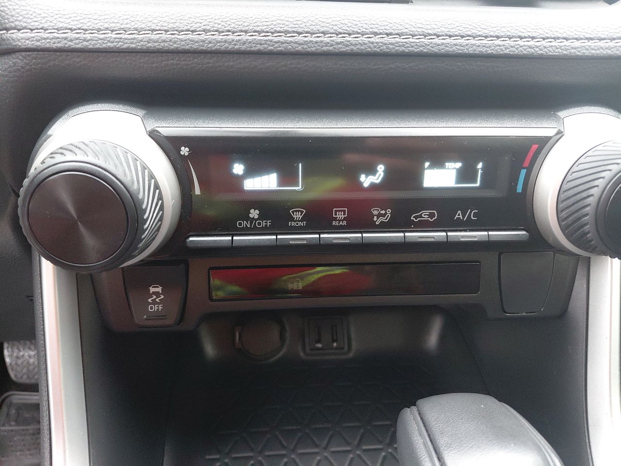 Toyota RAV4 — foto 21 de 25