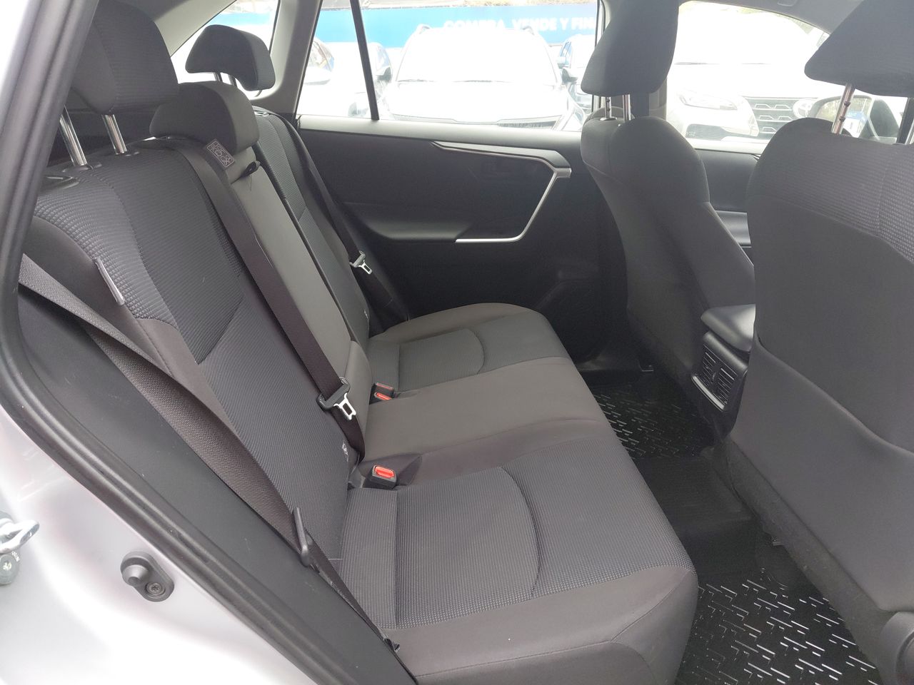 Toyota RAV4 — foto 25 de 25