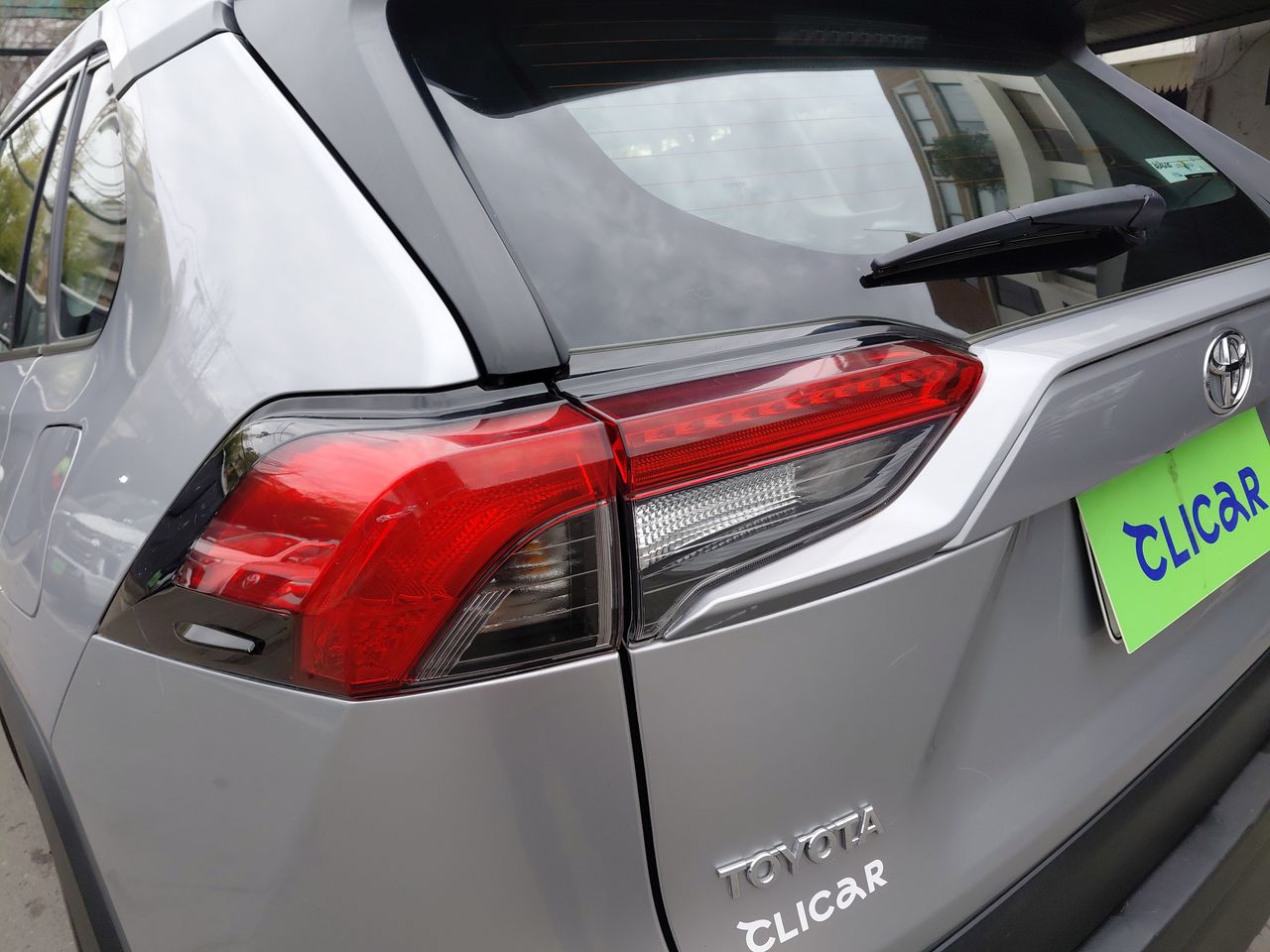Toyota RAV4 — foto 11 de 25