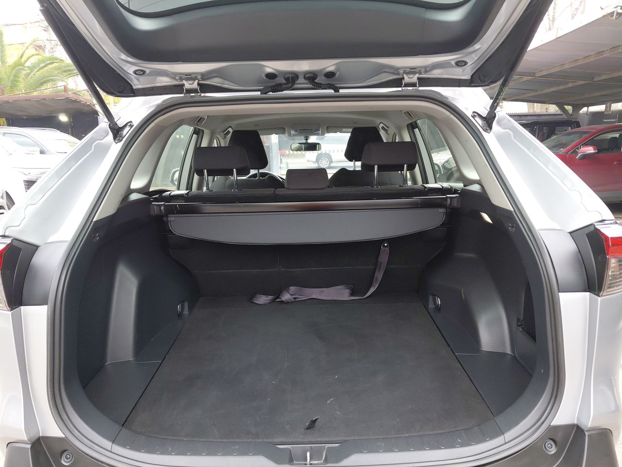 Toyota RAV4 — foto 12 de 25