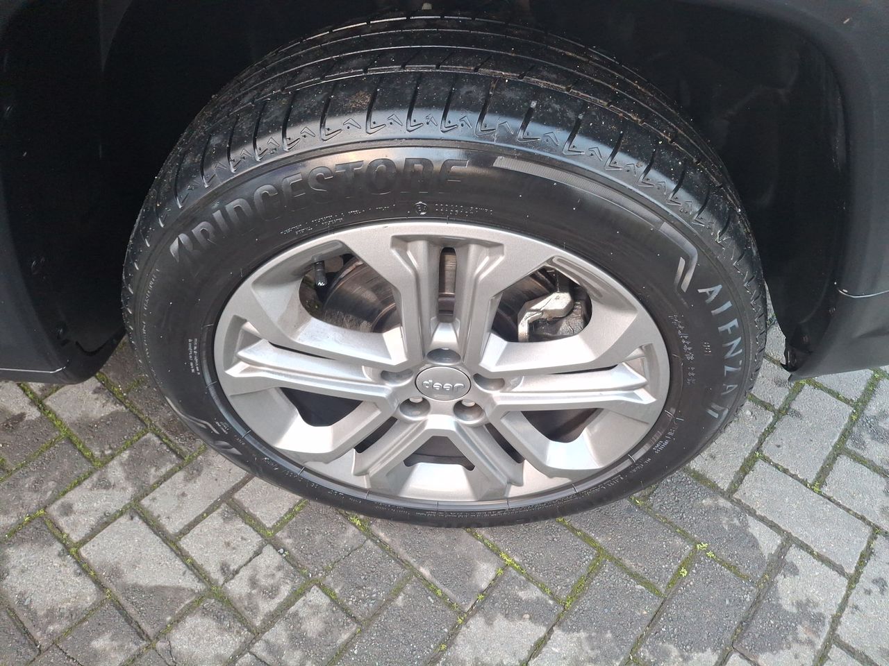 Jeep Compass — foto 10 de 28
