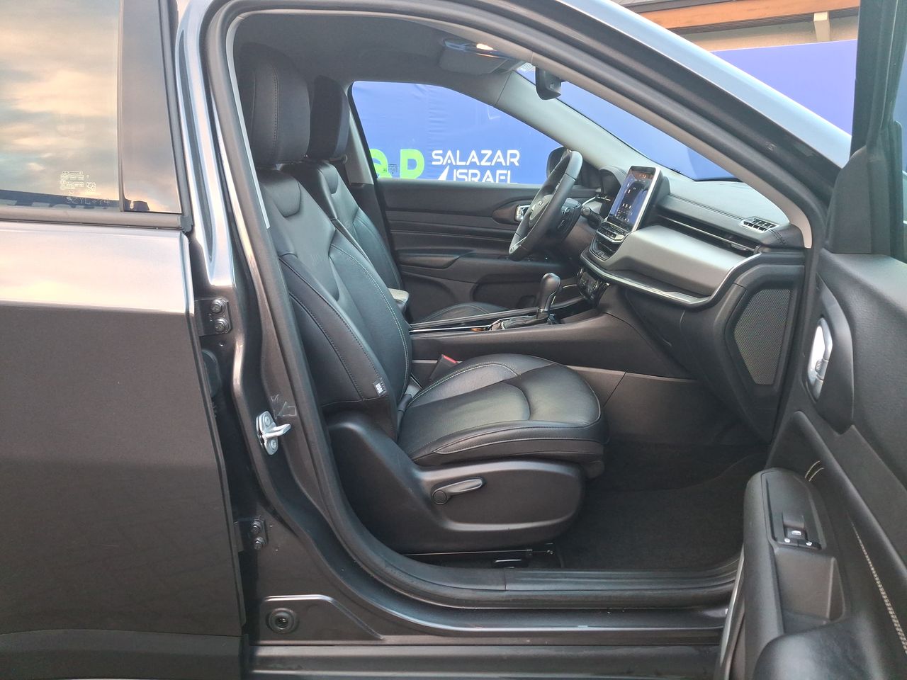 Jeep Compass — foto 26 de 28
