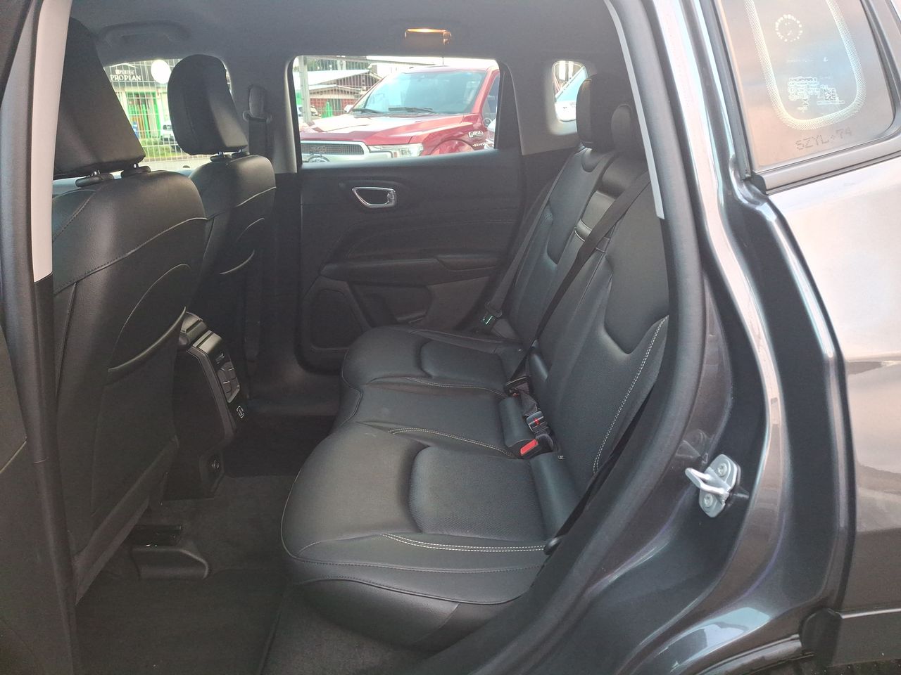 Jeep Compass — foto 27 de 28