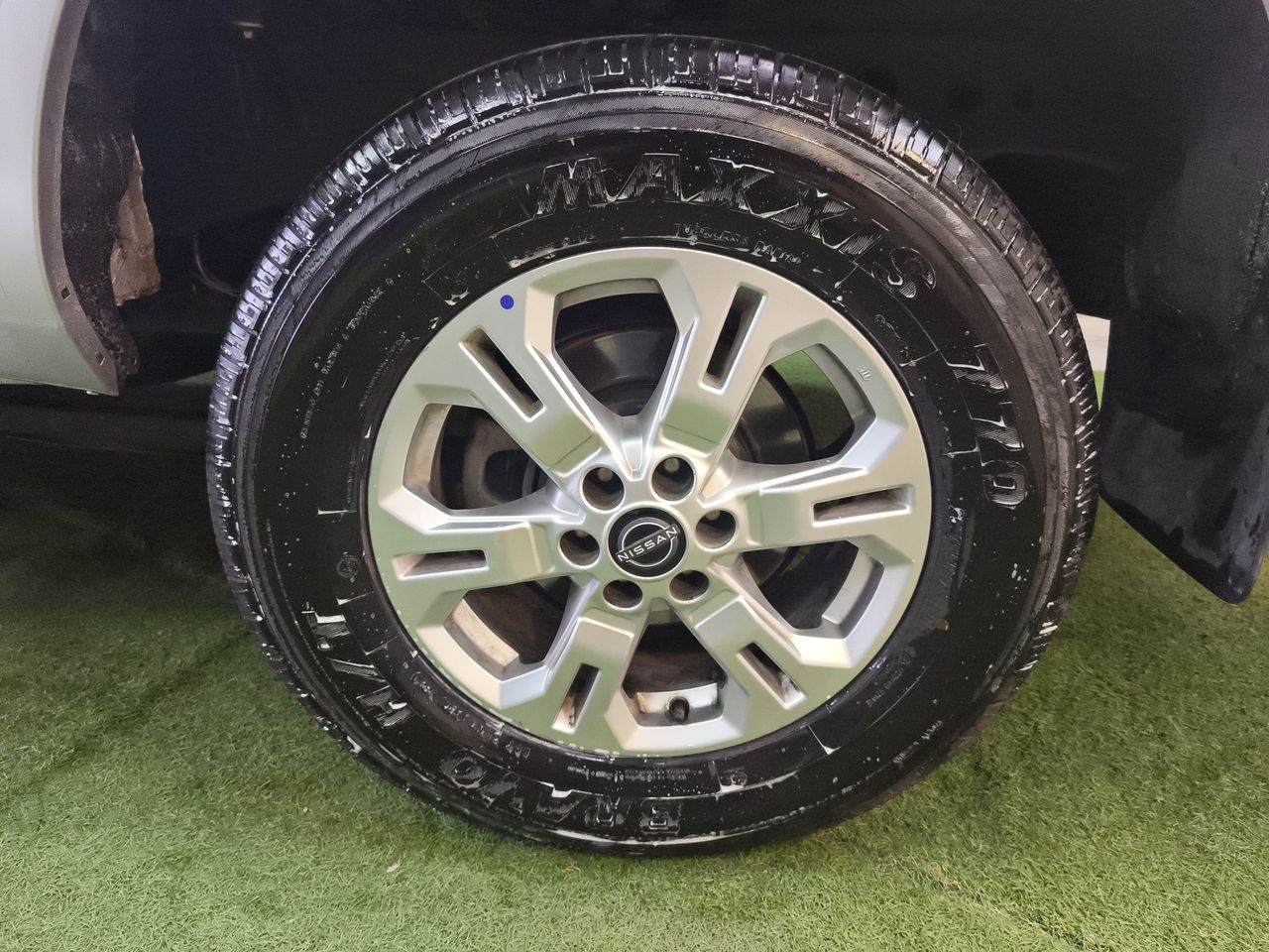 NISSAN - 9