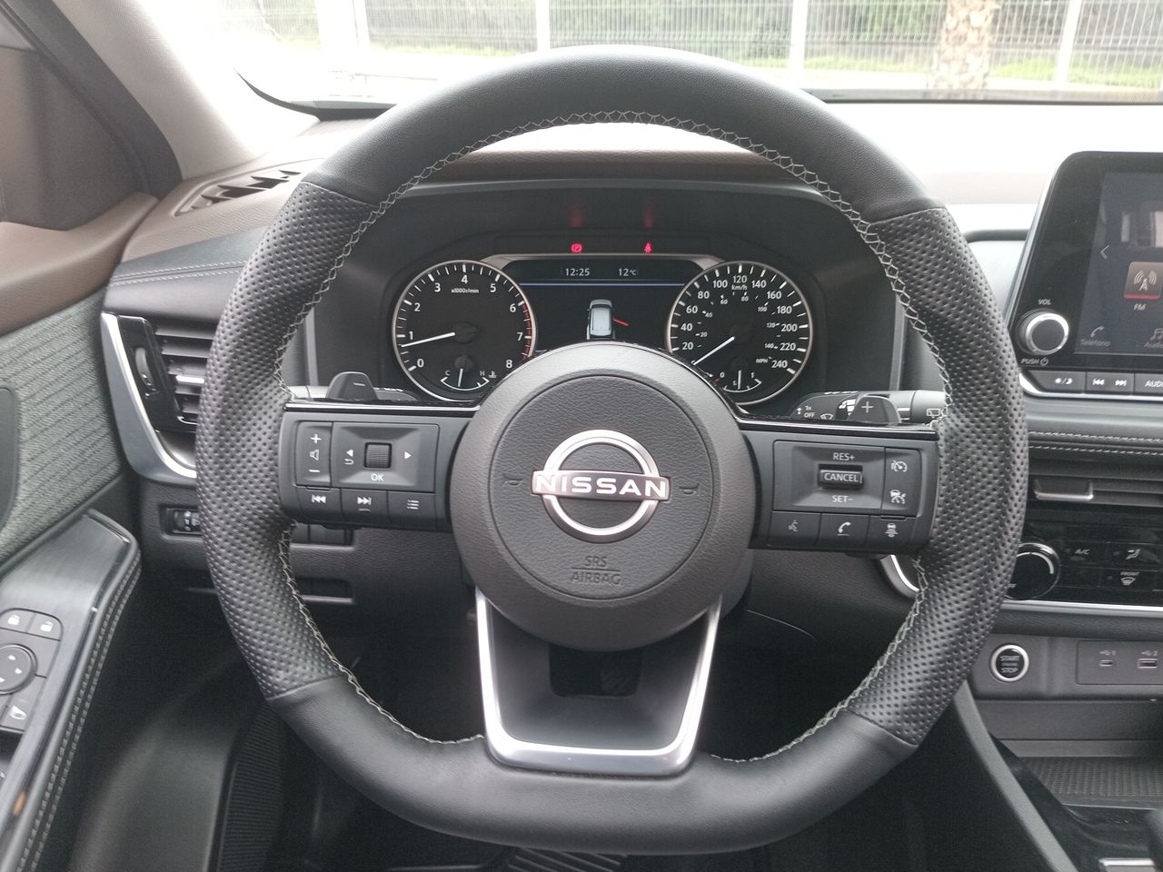 NISSAN - 26