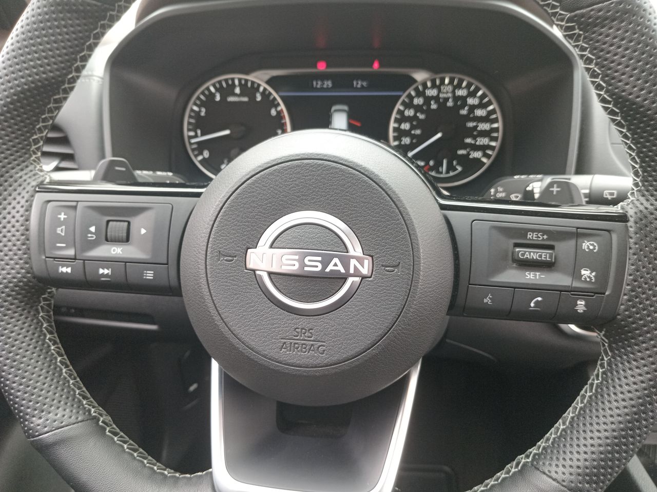 NISSAN - 27