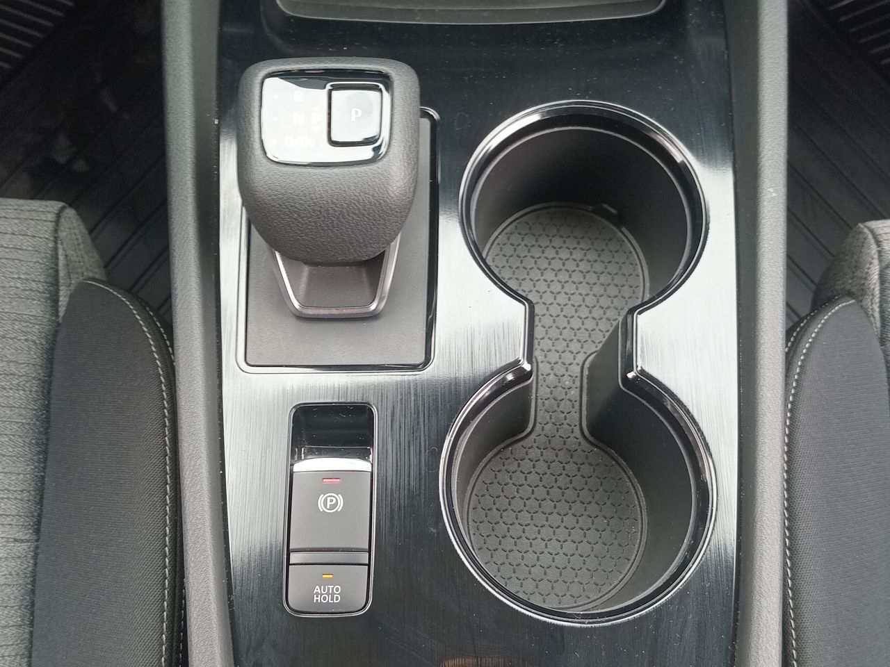 NISSAN - 32