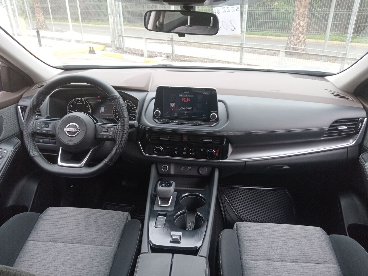 NISSAN - 33