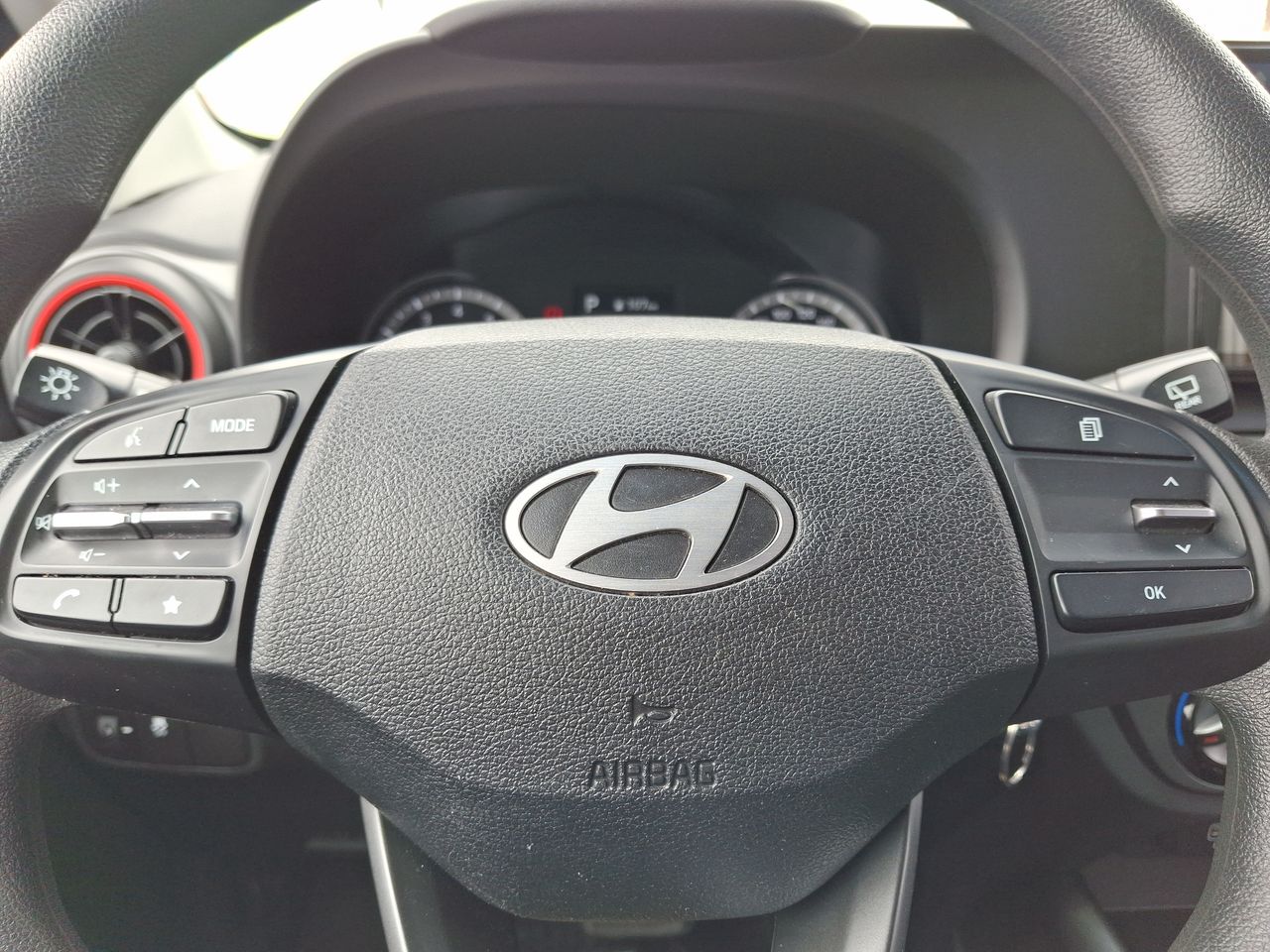 HYUNDAI - 25