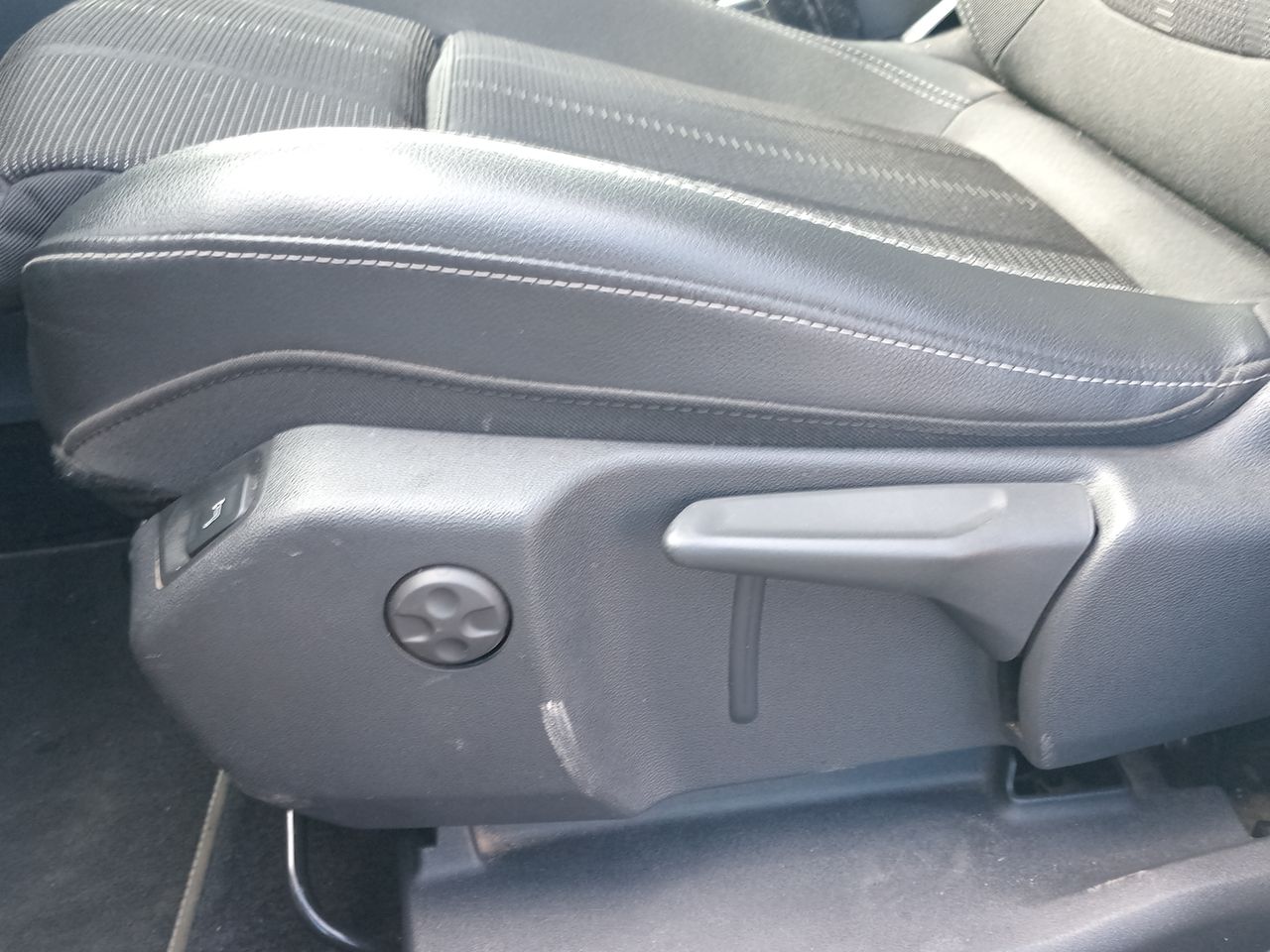 Audi Q2 — foto 21 de 33