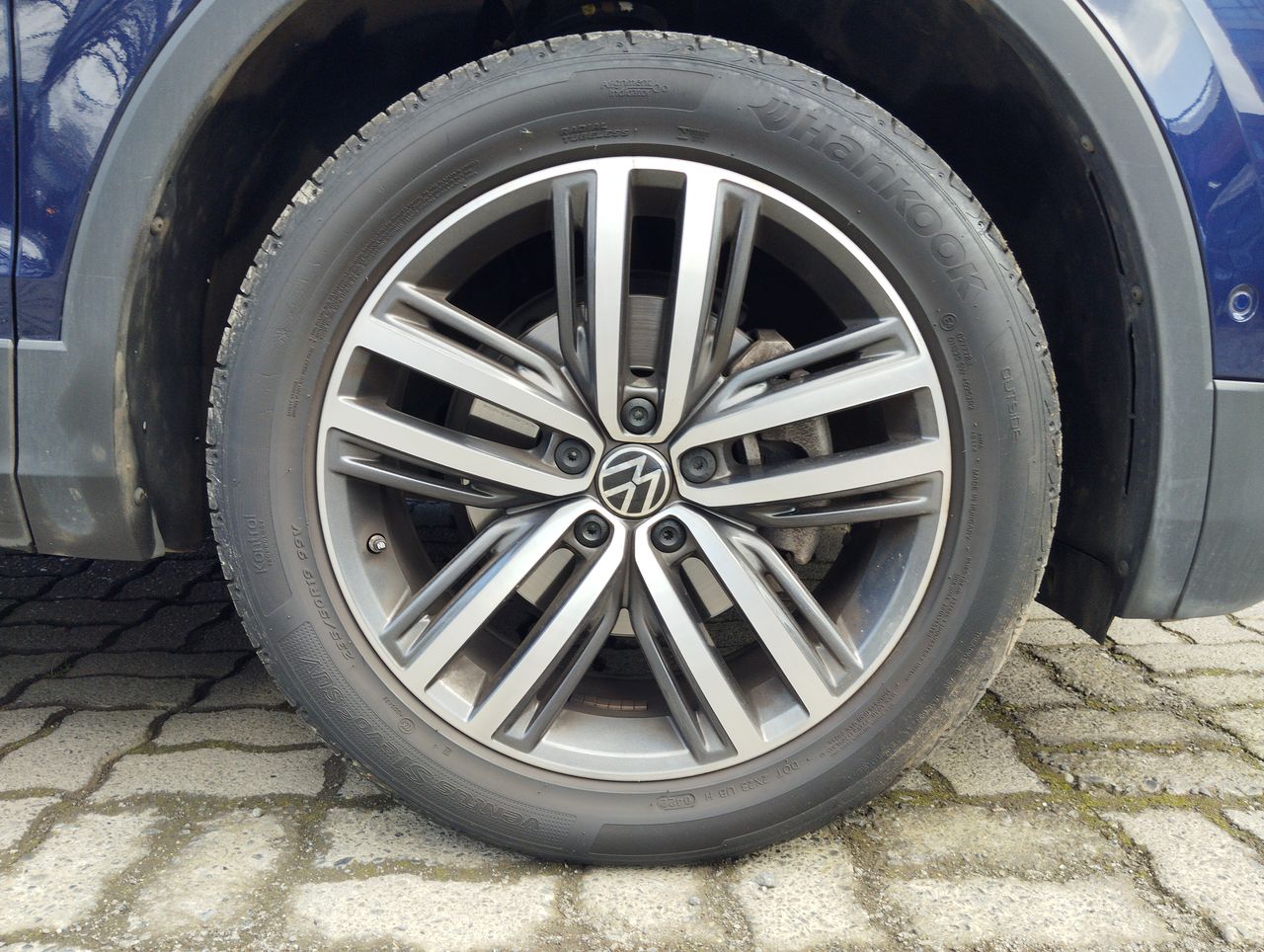 VOLKSWAGEN - 17