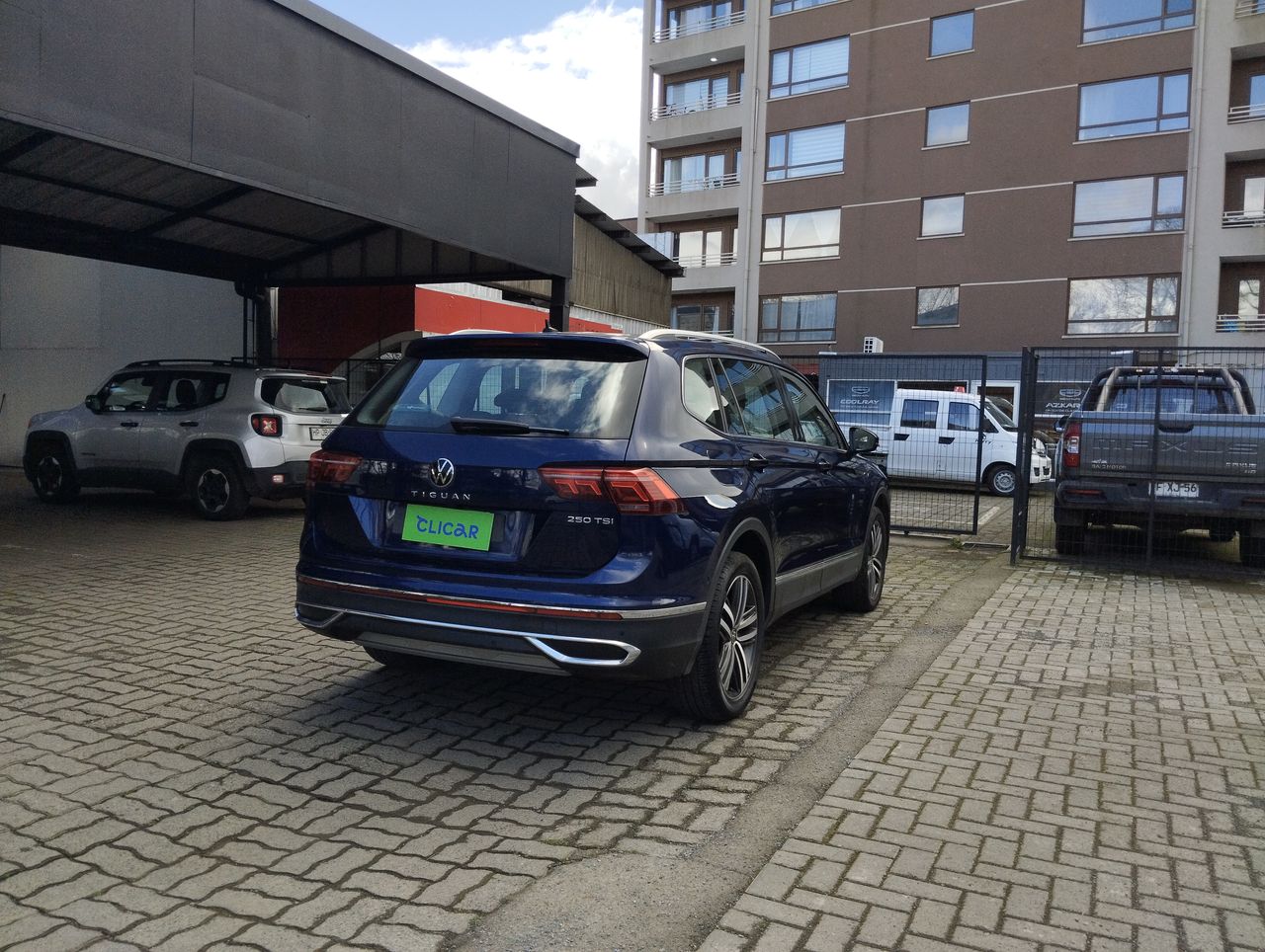 VOLKSWAGEN - 1