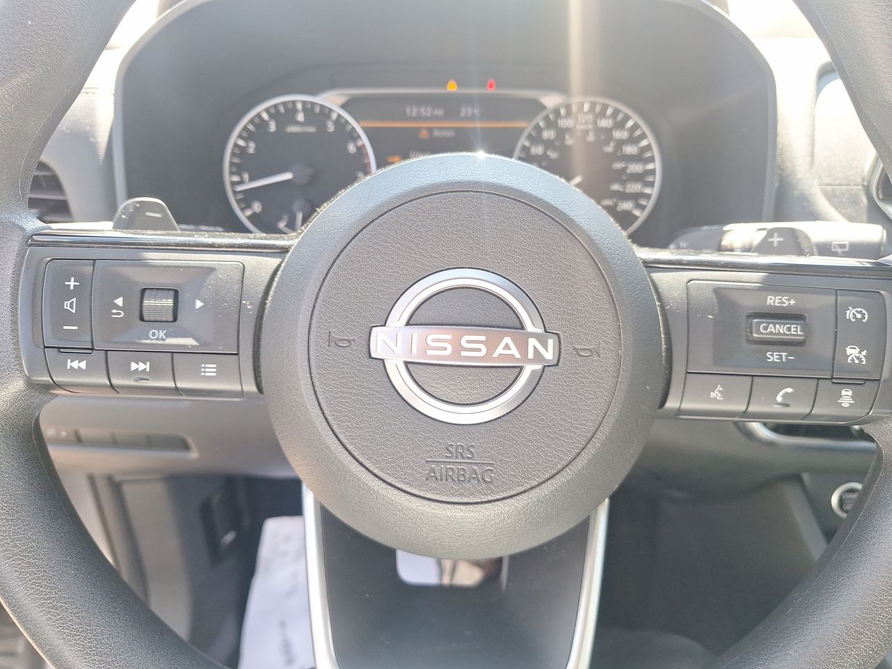 NISSAN - 27