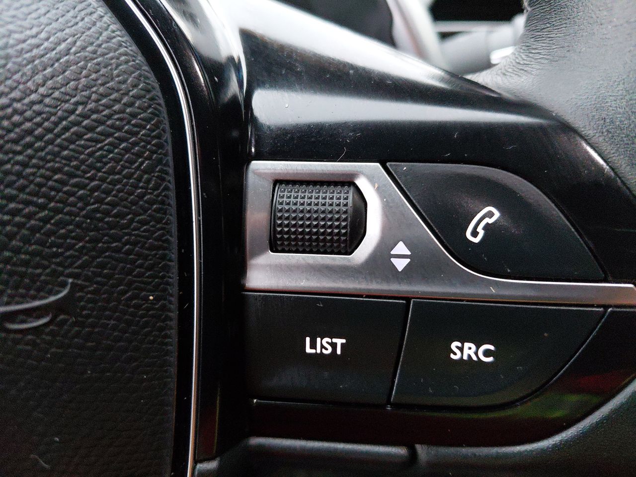 Peugeot 3008 — foto 25 de 34