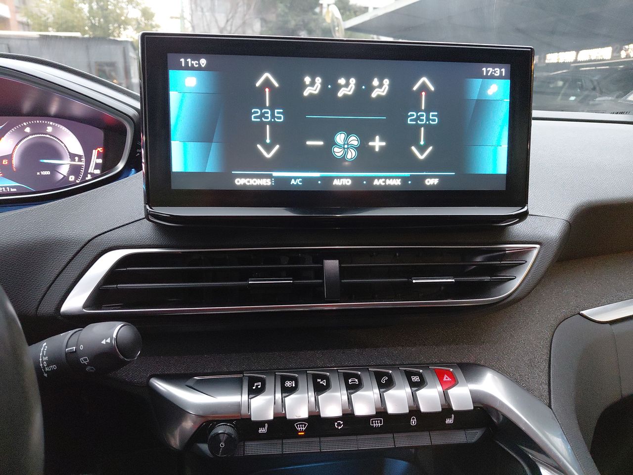 Peugeot 3008 — foto 29 de 34