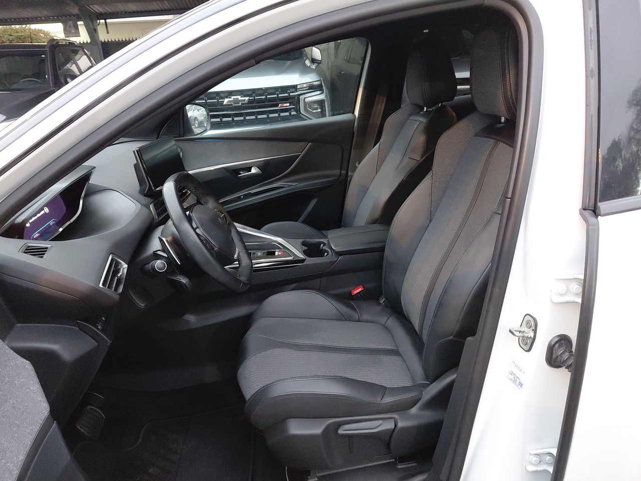 Peugeot 3008 — foto 23 de 34