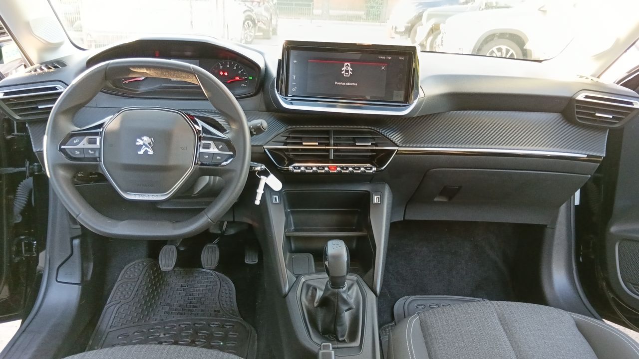 Peugeot 208 — foto 32 de 38