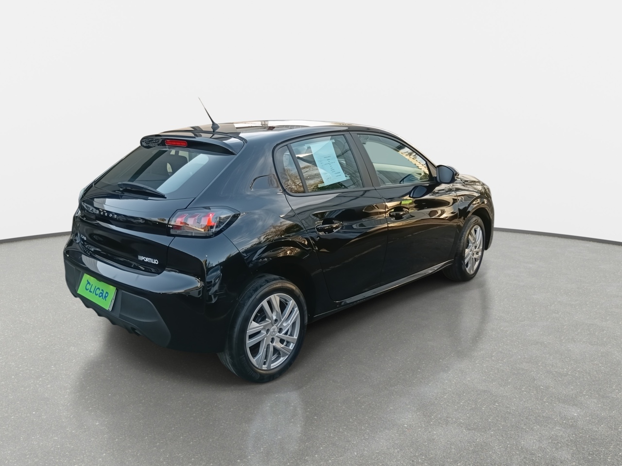 Peugeot 208 — foto 8 de 38