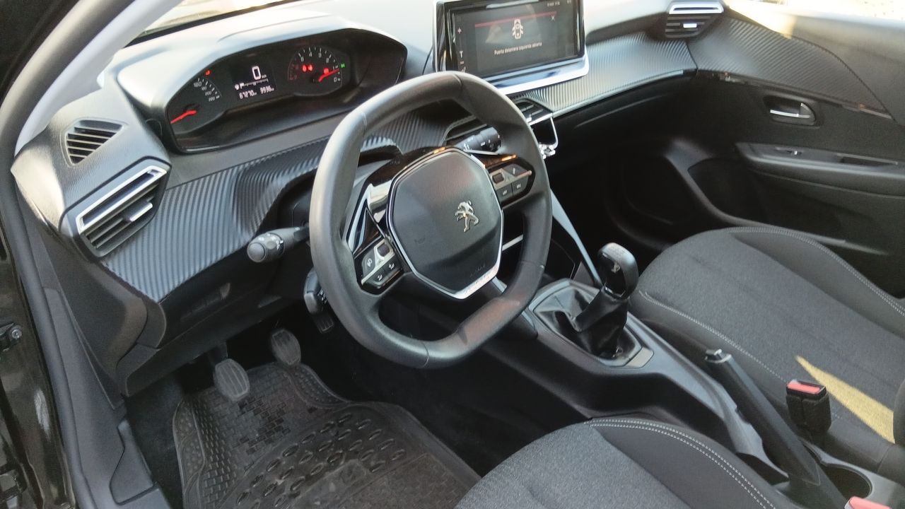 Peugeot 208 — foto 15 de 38